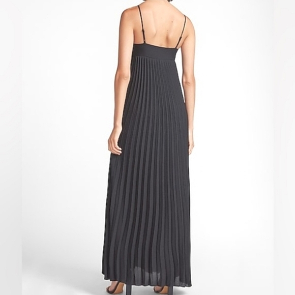 NWT Express Black Pleated Maxi Dress Spaghetti Strap Sleeveless Flowy Party XS - Picture 2 of 13